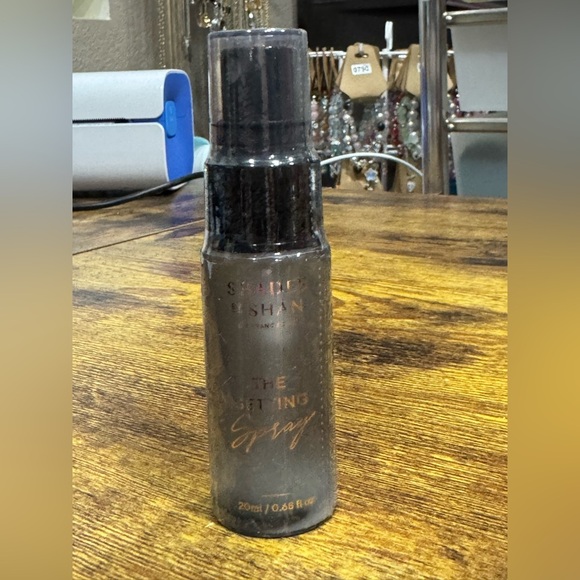 shades by shan Other - Shades by Shan Setting Spray